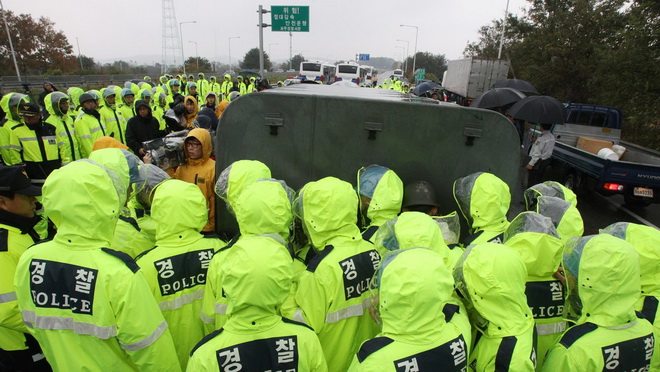 Triều Tiên dọa tấn công, Hàn Quốc cấm thả truyền đơn