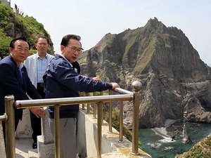 Nghị sỹ Hàn Quốc tới đảo tranh chấp với Nhật Bản