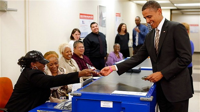 Tổng thống Obama đi bầu sớm