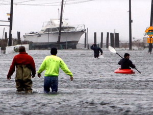 Mỹ có thể bị thiệt hại trên 20 tỷ USD do bão Sandy 