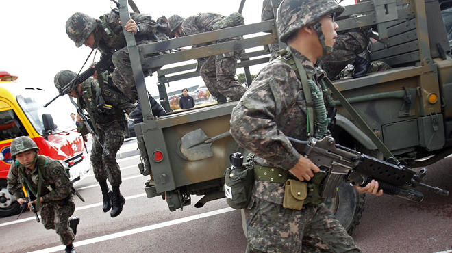 Đối thoại quốc phòng Seoul lần đầu tiên