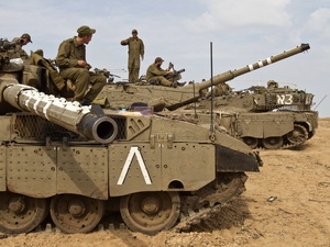 Quân đội Israel lại nã pháo vào Syria và Dải Gaza