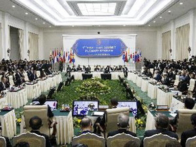 Thủ tướng tham dự Hội nghị Cấp cao Đ&ocirc;ng &Aacute; lần 7