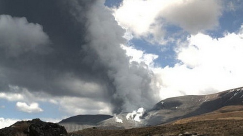 New Zealand: núi lửa Tongariro lại “tỉnh giấc”