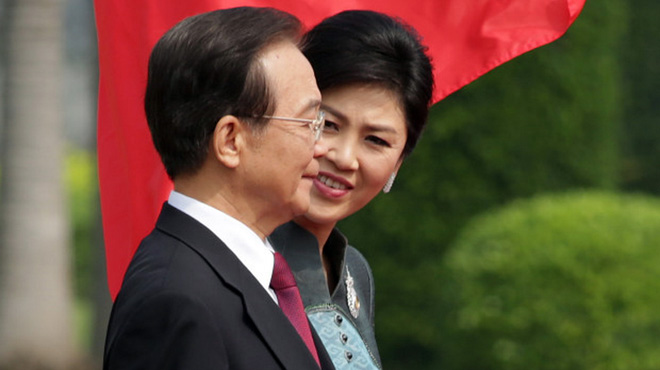 Thái Lan giữa 2 làn nước