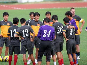 Tuyển Việt Nam buộc phải thay cặp hậu vệ cánh mới