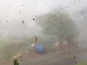 Lốc xoáy tàn phá New Zealand chỉ trong năm phút