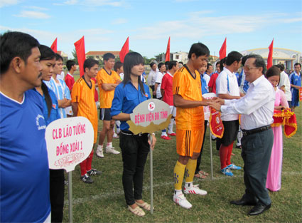 36 đội bóng tham dự giải bóng đá mini tỉnh Bình Phước lần thứ I