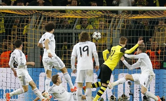 Dortmund - Real Madrid 2-0 (chung cuộc 2-3): 'Kền kền trắng' toát mồ hôi hột