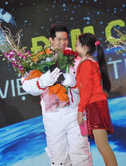 Vũ Thanh Long: Hoãn học đại học để được bay vào vũ trụ