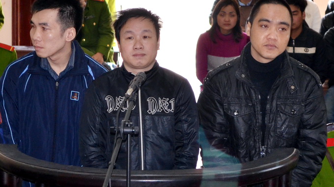 3 &aacute;n tử d&agrave;nh cho đường d&acirc;y 720 b&aacute;nh heroin