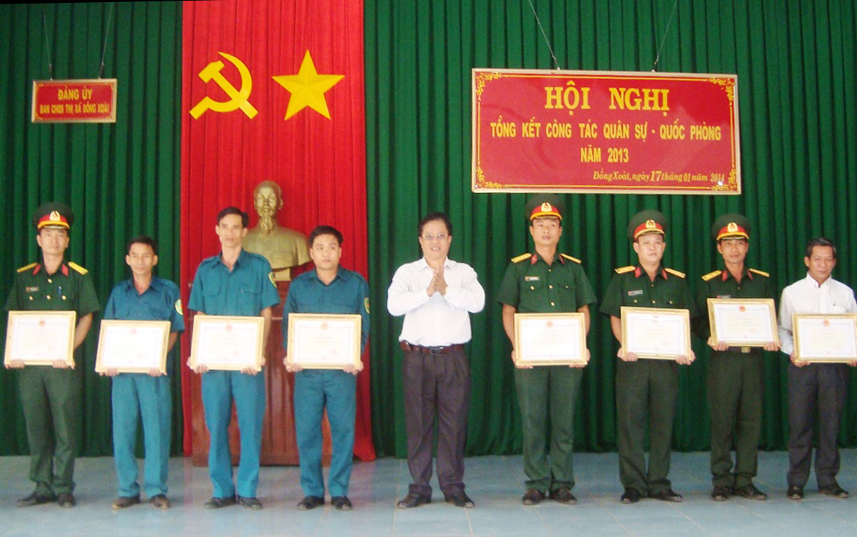 333 đảng vi&ecirc;n trong lực lượng d&acirc;n qu&acirc;n tự vệ