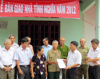 Tháng cao điểm “Vì người nghèo” năm 2011: Từ 17-10 đến 18-11