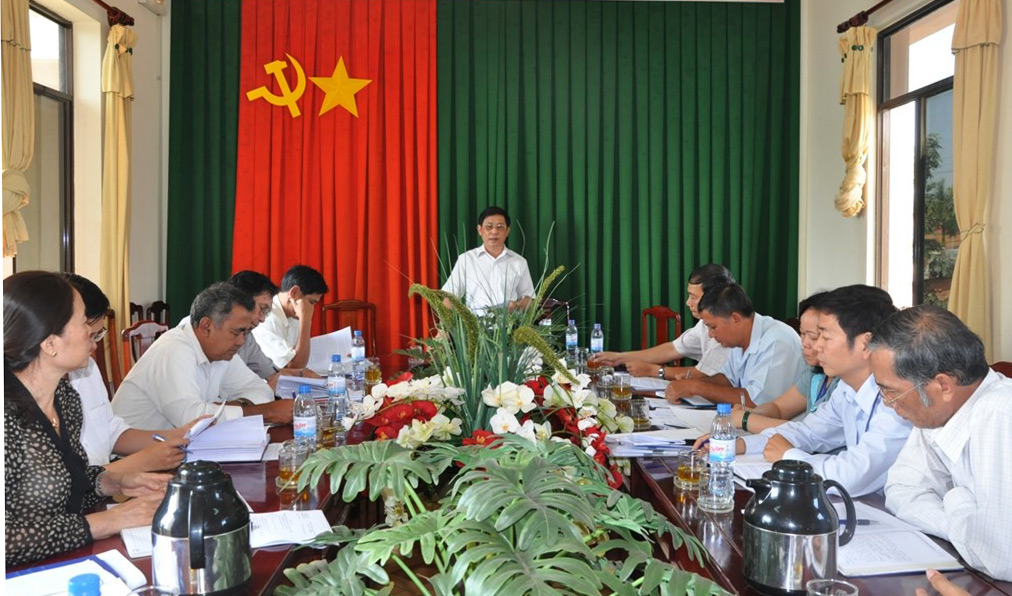 HĐND tỉnh gi&aacute;m s&aacute;t thực hiện ch&iacute;nh s&aacute;ch với người c&oacute; c&ocirc;ng tại Sở LĐ-TB&XH