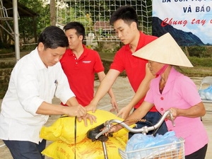 Chiếm hàng cứu trợ lụt bão: Phạt từ 5-10 triệu đồng