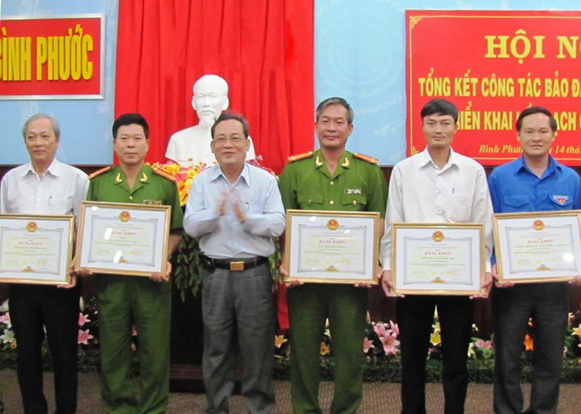 Năm 2013, tai nạn giao th&ocirc;ng ở tỉnh giảm cả 3 ti&ecirc;u ch&iacute;