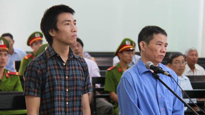 Thanh tra vi&ecirc;n l&agrave;m lộ b&iacute; mật nh&agrave; nước l&atilde;nh 5 năm t&ugrave;