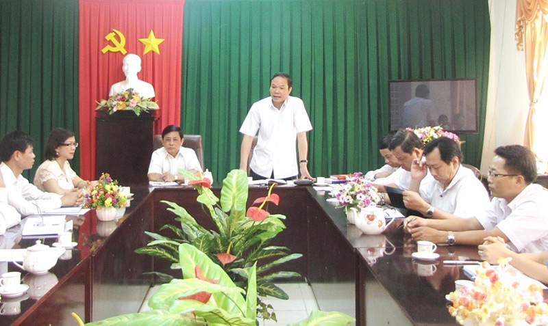 Ph&oacute; b&iacute; thư tỉnh ủy L&ecirc; Văn Ch&acirc;u l&agrave;m việc với Ban tuy&ecirc;n gi&aacute;o tỉnh ủy