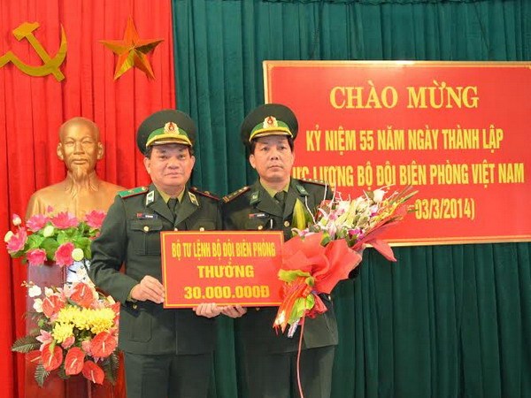 Bắt đ&ocirc;́i tượng mang 5kg ma túy đ&aacute; giấu trong th&ugrave;ng loa