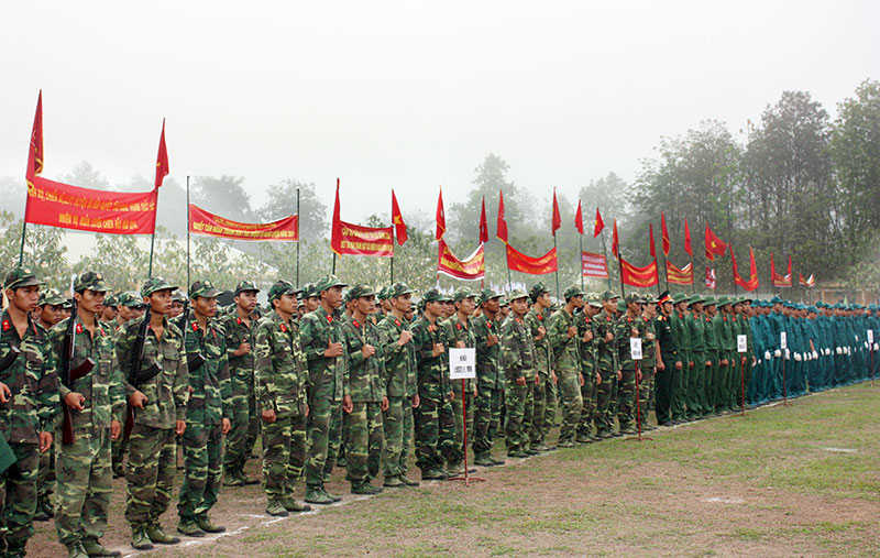 Ra qu&acirc;n huấn luyện năm 2014