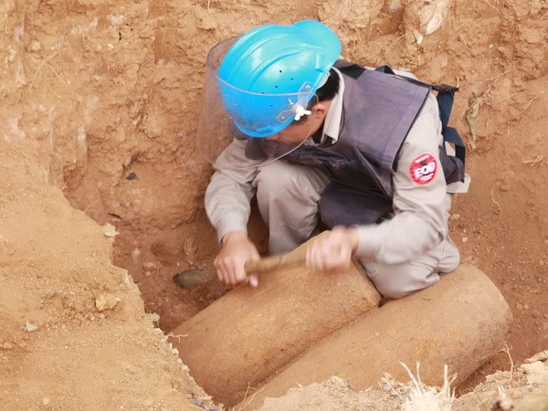 Đức tài trợ gần 258.000 euro giúp rà phá bom mìn