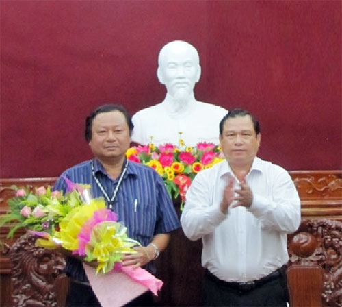 UBND tỉnh trao quyết định bổ nhiệm, điều động v&agrave; bổ nhiệm lại 5 c&aacute;n bộ