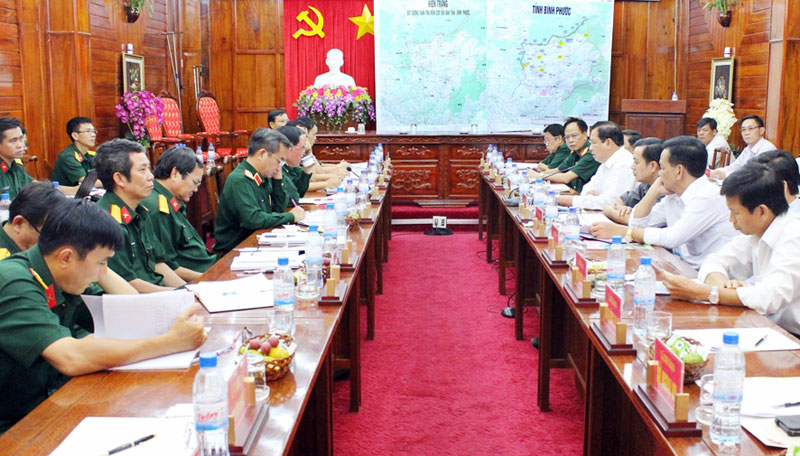 Bộ Tư lệnh Qu&acirc;n khu 7 l&agrave;m việc với UBND tỉnh