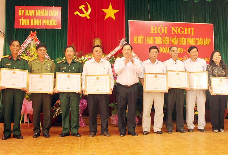 Sơ kết 5 năm ng&agrave;y Bi&ecirc;n ph&ograve;ng to&agrave;n d&acirc;n, giai đoạn 2009-2014