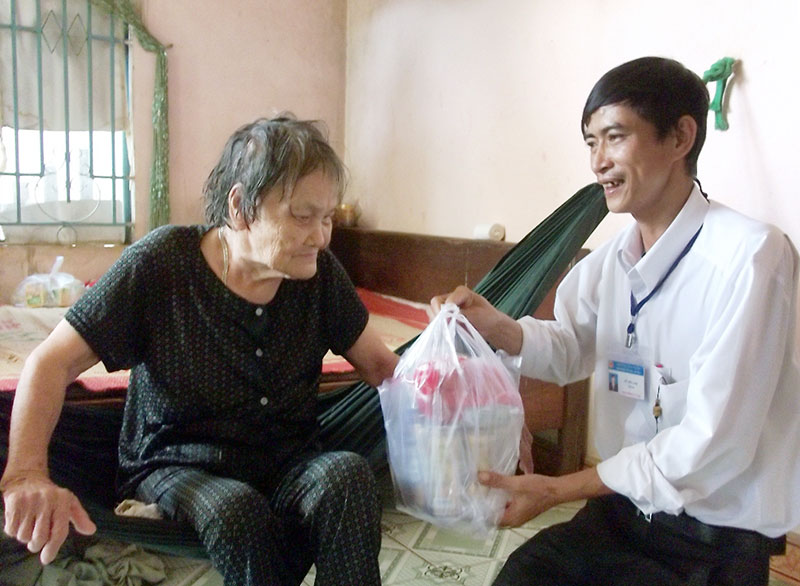 B&ugrave; Đăng l&agrave;m tốt ch&iacute;nh s&aacute;ch đối với người c&oacute; c&ocirc;ng