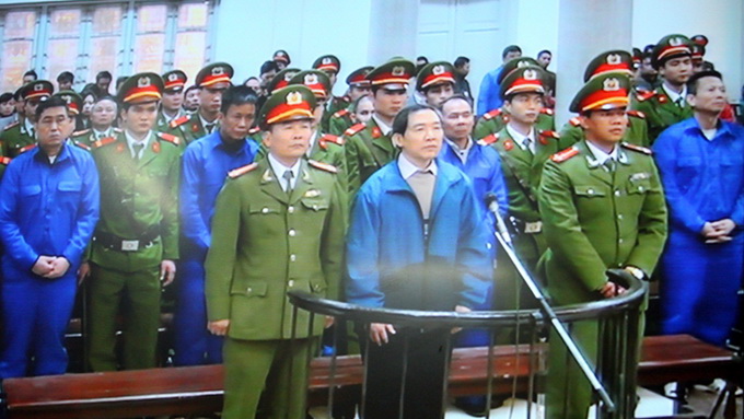 Đang tuy&ecirc;n &aacute;n Dương Ch&iacute; Dũng v&agrave; đồng phạm