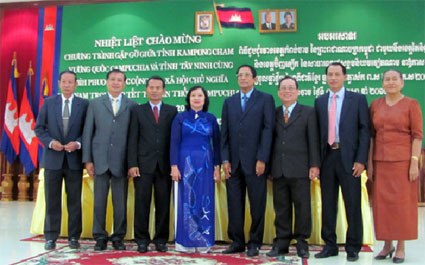 Bình Phước, T&acirc;y Ninh chúc t&ecirc;́t Chol Chnam Thmay tại Kongpongcham