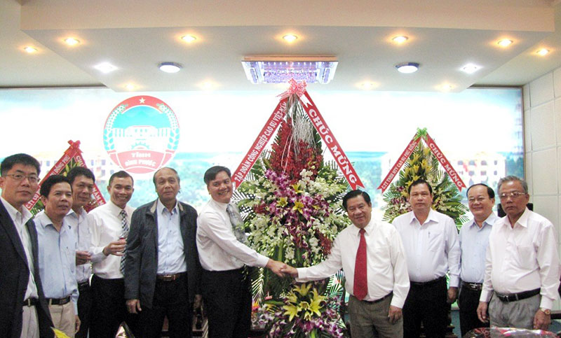 Mong mu&ocirc;́n ngành cao su c&ugrave;ng Bình Phước chăm lo cho c&ocirc;ng nh&acirc;n tốt hơn