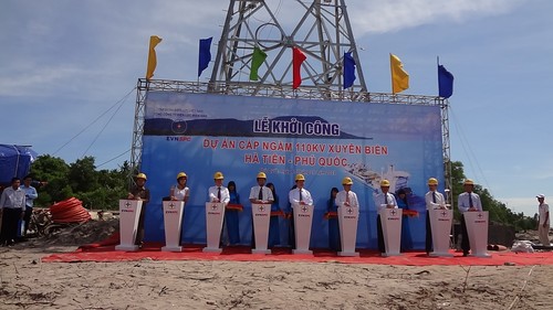 Khởi c&ocirc;ng tuyến c&aacute;p điện ngầm xuy&ecirc;n biển H&agrave; Ti&ecirc;n - Ph&uacute; Quốc d&agrave;i nhất Đ&ocirc;ng Nam &Aacute;