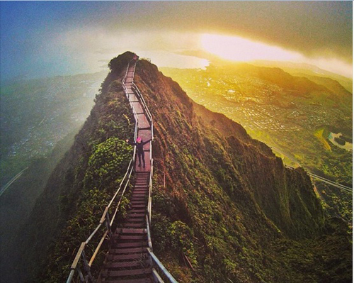 "Cầu thang lên Thiên đàng" - vẻ đẹp hùng vĩ ở Hawaii