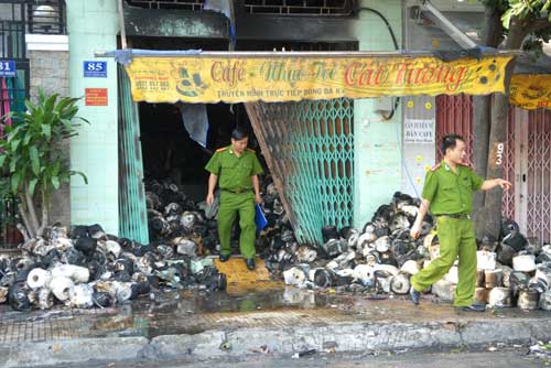 Cháy xưởng dệt ở Thành phố Hồ Chí Minh, một người chết