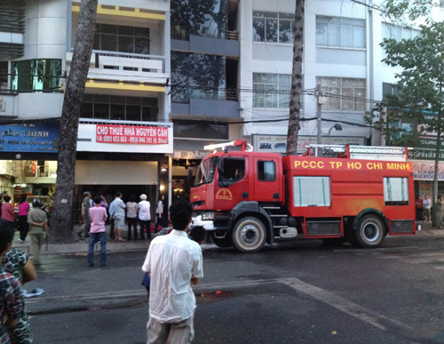 Cháy nhà trong lúc chúc Tết, 1 người chết, 4 người bị thương
