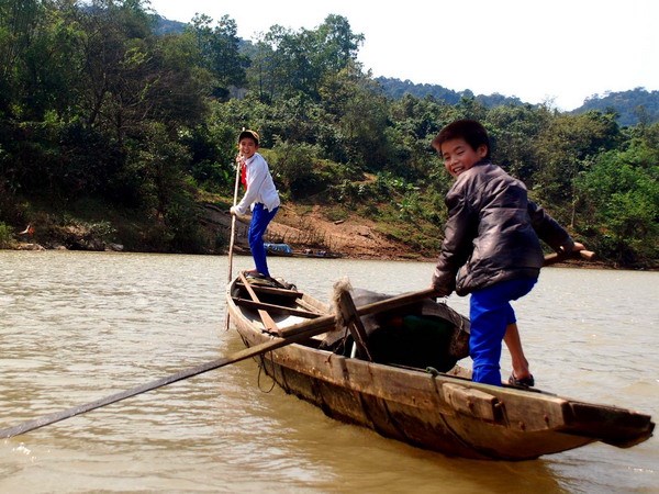 Rủ nhau tắm sông, 3 học sinh thiệt mạng vì đuối nước