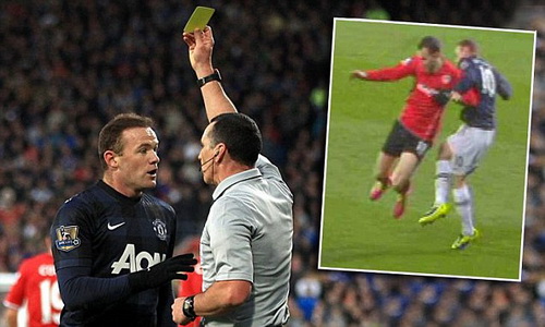 VIDEO: Rooney lại đá nguội, nhưng không nhận thẻ đỏ