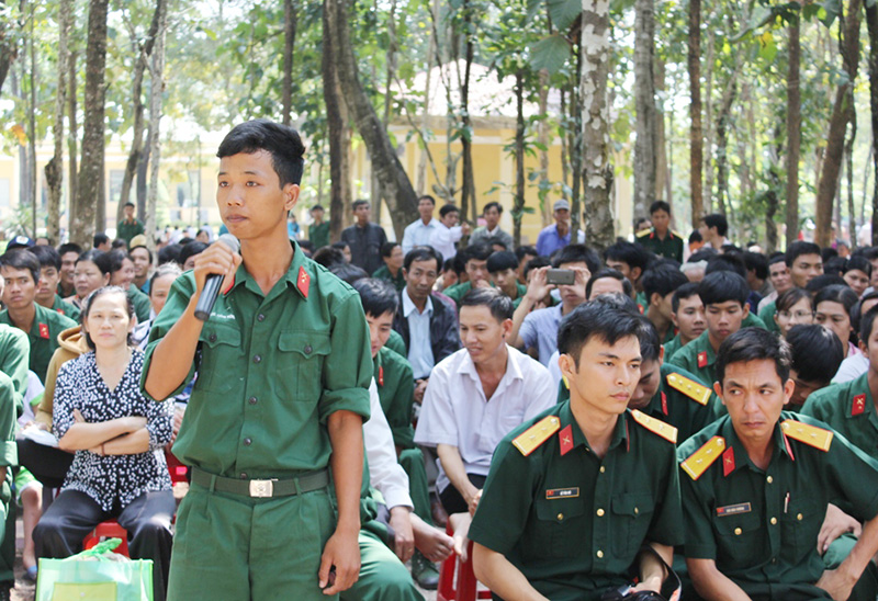 Hơn 600 th&acirc;n nh&acirc;n dự lễ gặp mặt chiến sĩ