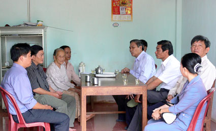 Hướng tới kỷ niệm 65 năm ng&agrave;y Thương binh - liệt sĩ (27-7-1947 - 27-7-2012)