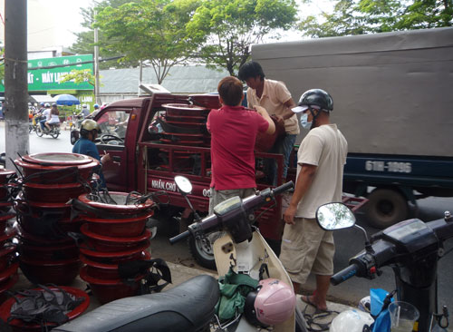 Kiếm tiền triệu mỗi ngày nhờ chở thuê cây cảnh tết