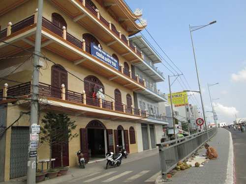 Nghi &aacute;n một trẻ sơ sinh bị 'bắt c&oacute;c' tại ch&ugrave;a