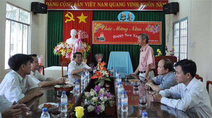 Chủ tịch UBND tỉnh chúc tết Đảng ủy khối cơ quan Dân chính đảng và khối Doanh nghiệp