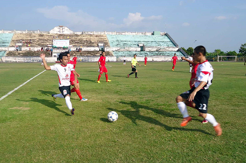 Khai mạc giải bóng đá hạng III: Bình Phước thắng Long An 8-1