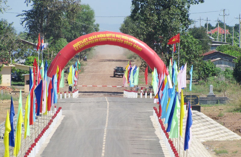 Tạo thuận lợi trong th&ocirc;ng thương h&agrave;ng h&oacute;a Việt Nam - Campuchia