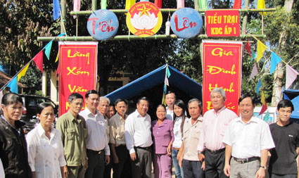 Từng th&ocirc;n, ấp phải thi đua x&acirc;y dựng khu d&acirc;n cư ấm no, hạnh ph&uacute;c