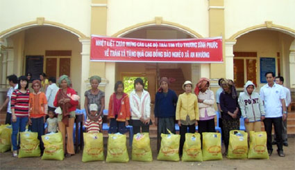 Tổ chức COCOA tặng nhà tình thương và trao quà cho người nghèo huyện Đồng Phú