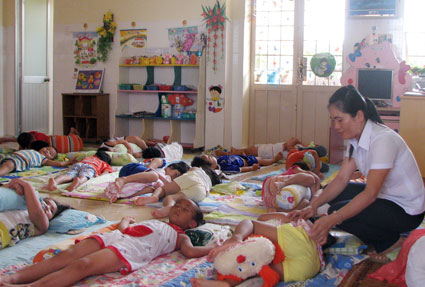 C&ocirc; gi&aacute;o Ho&agrave;ng Thị Đ&ocirc;ng Trang: Học B&aacute;c ở t&igrave;nh thương y&ecirc;u trẻ