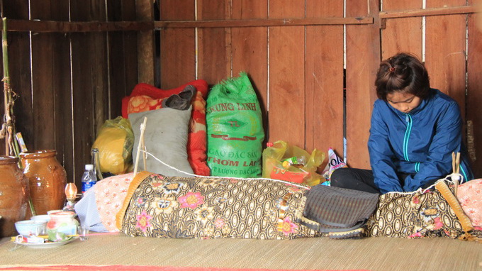 Nhậu xỉn, tưới xăng lên người đốt chết vợ 