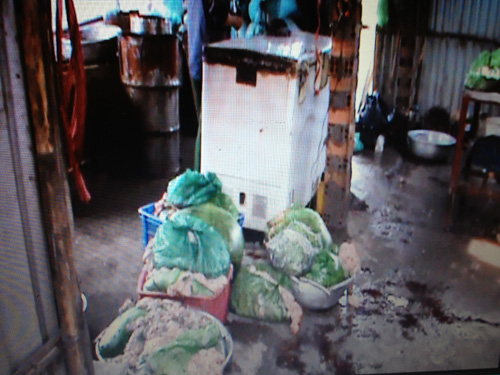 Phát hiện vụ chế biến trái phép hơn 3 tấn mỡ heo